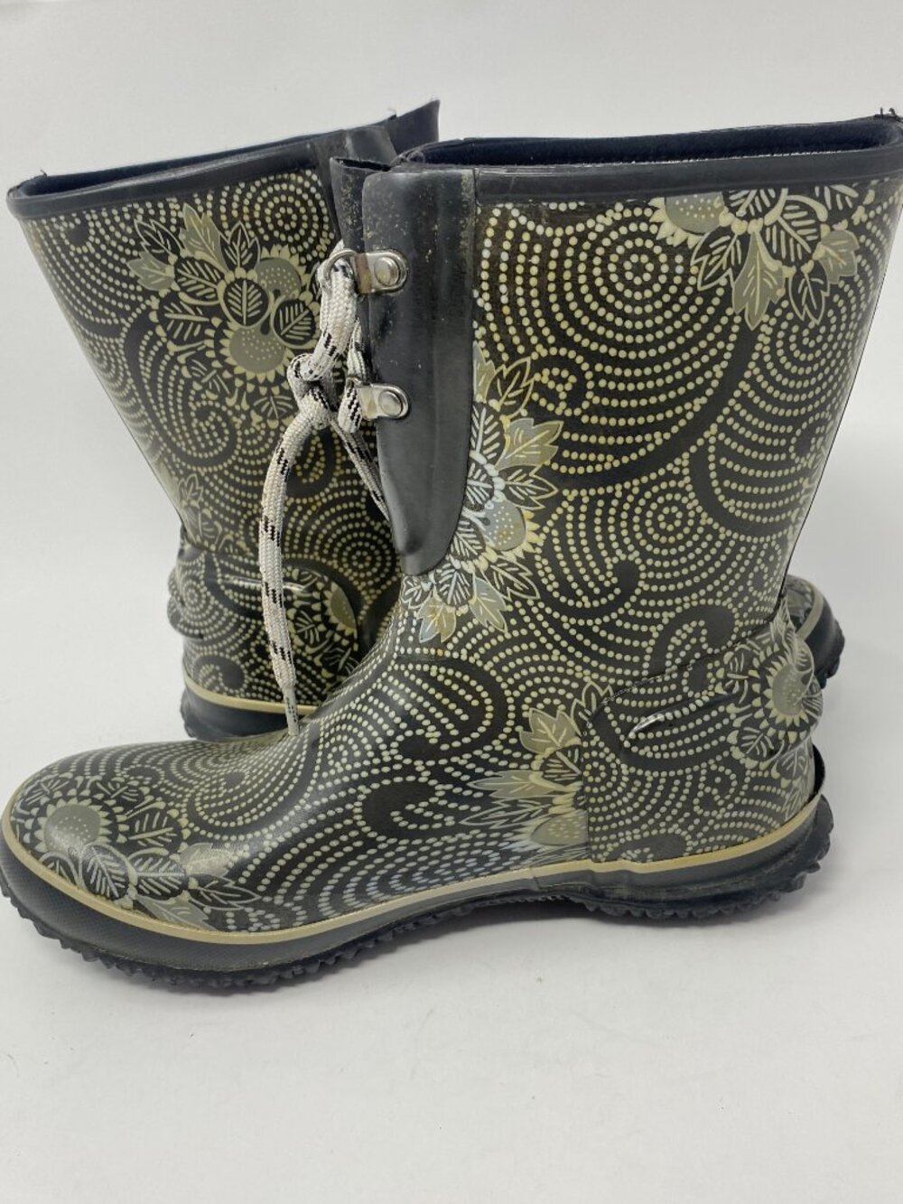 Bogs Urbran Farmer 2-Eye Lace Batik Boots Womens Size 9 Black Olive Floral Rain